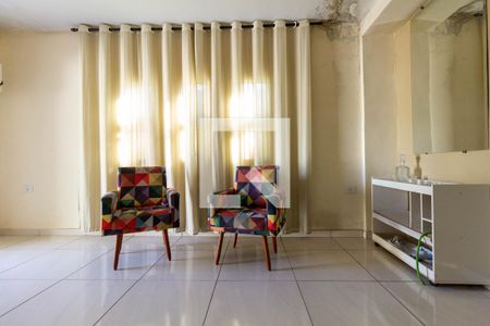 Casa 1: Sala de casa à venda com 4 quartos, 310m² em Vila Paranagua, São Paulo