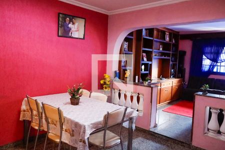 Sala de casa à venda com 4 quartos, 151m² em São Pedro, Osasco