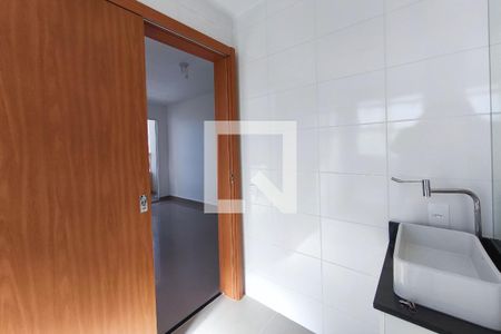 Banheiro de apartamento à venda com 1 quarto, 46m² em Parque da Figueira, Campinas