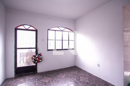Sala de casa para alugar com 2 quartos, 373m² em Mutua, São Gonçalo