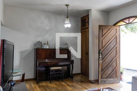 Sala de casa à venda com 4 quartos, 400m² em Padre Eustáquio, Belo Horizonte