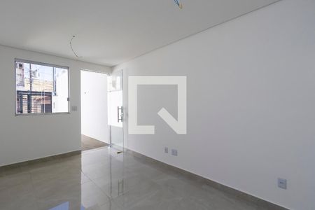 Sala de casa à venda com 2 quartos, 115m² em Floramar, Belo Horizonte