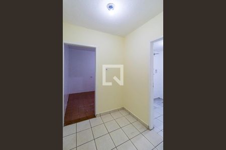 Corredor de casa para alugar com 1 quarto, 45m² em Jardim Catanduva, São Paulo