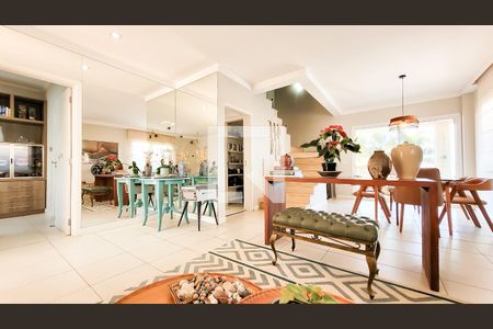 Sala de casa de condomínio à venda com 4 quartos, 230m² em Loteamento Caminhos de San Conrado (sousas), Campinas