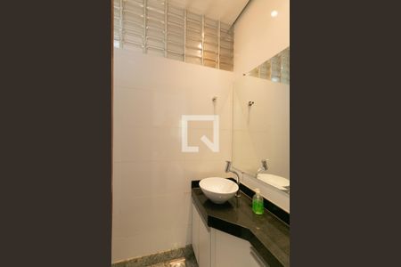 Lavabo de casa à venda com 3 quartos, 379m² em Indaiá, Belo Horizonte