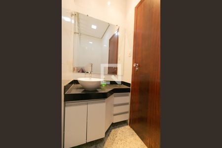 Lavabo de casa à venda com 3 quartos, 379m² em Indaiá, Belo Horizonte