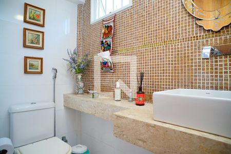 Lavabo de casa para alugar com 4 quartos, 400m² em Santa Rosa, Niterói