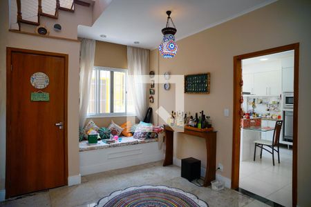 Sala de casa para alugar com 4 quartos, 400m² em Santa Rosa, Niterói