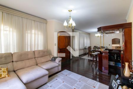 Sala de casa à venda com 5 quartos, 500m² em Vila Galvão, Guarulhos