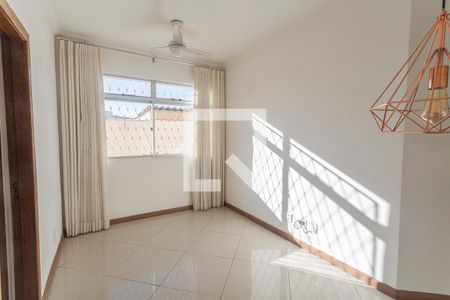 Sala de apartamento à venda com 2 quartos, 60m² em Ana Lúcia, Belo Horizonte