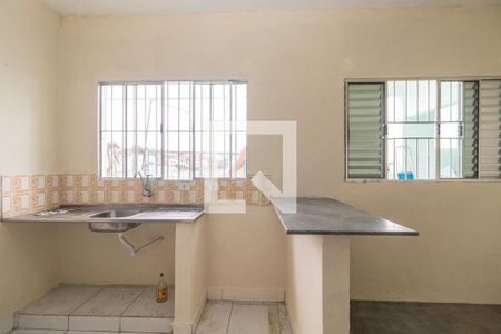 Sala/Cozinha de casa para alugar com 2 quartos, 42m² em Parque dos Bancarios, São Paulo
