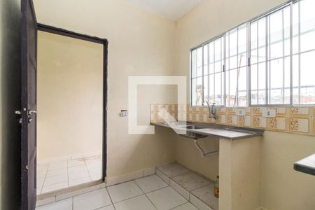Sala/Cozinha de casa para alugar com 2 quartos, 42m² em Parque dos Bancarios, São Paulo