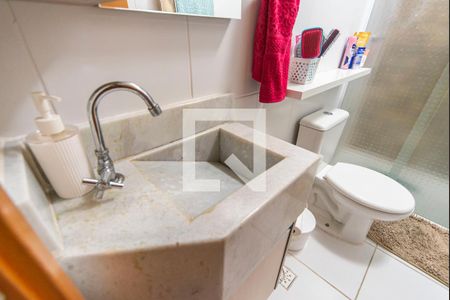 Banheiro de apartamento à venda com 2 quartos, 50m² em Vila Santo Alberto, Santo André