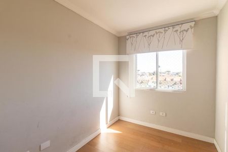 Quarto 1 de apartamento para alugar com 2 quartos, 47m² em Novo Mundo, Curitiba