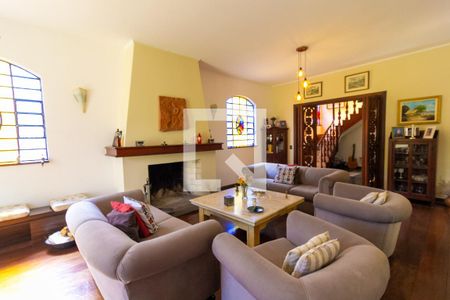 Sala de casa à venda com 5 quartos, 450m² em Vila Elvira, São Paulo