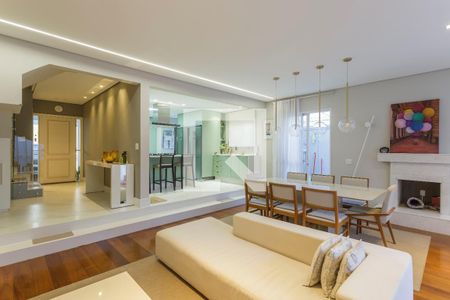 Sala de casa de condomínio à venda com 4 quartos, 214m² em Planalto Paulista, São Paulo