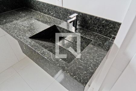 Banheiro de apartamento à venda com 1 quarto, 43m² em Vila Pedra Branca, São Paulo