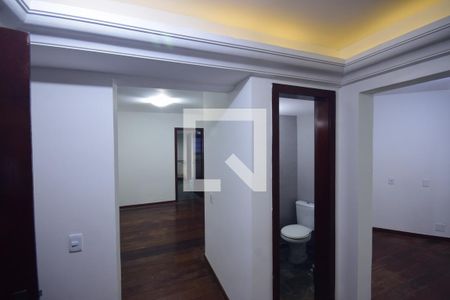 Sala de casa de condomínio para alugar com 2 quartos, 1200m² em Itanhangá, Rio de Janeiro