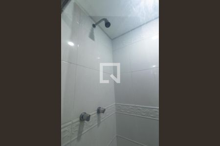 Banheiro Social de kitnet/studio para alugar com 1 quarto, 27m² em Centro, Pinhais