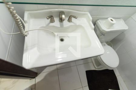 Banheiro Social de kitnet/studio para alugar com 1 quarto, 27m² em Centro, Pinhais