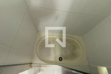 Banheiro Social de kitnet/studio para alugar com 1 quarto, 27m² em Centro, Pinhais