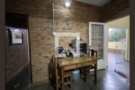 Casa à venda com 5 quartos, 172m² em Vila Marieta, Campinas