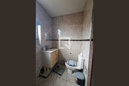 Banheiro de casa para alugar com 3 quartos, 120m² em Vila Urussai, Duque de Caxias