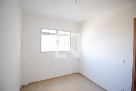 Quarto 2 de apartamento à venda com 2 quartos, 47m² em Chácaras Califórnia, Contagem
