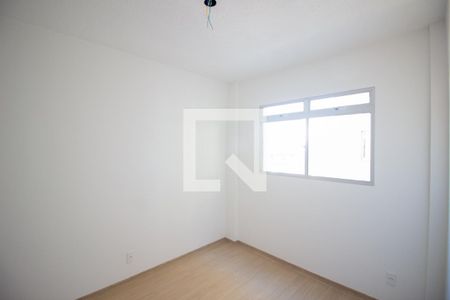 Quarto 2 de apartamento à venda com 2 quartos, 47m² em Chácaras Califórnia, Contagem