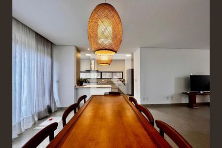 Sala de casa de condomínio para alugar com 3 quartos, 200m² em Vila José Iório, Campinas