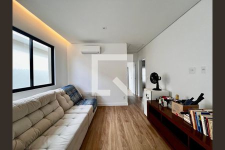 Sala de casa de condomínio para alugar com 3 quartos, 200m² em Vila José Iório, Campinas