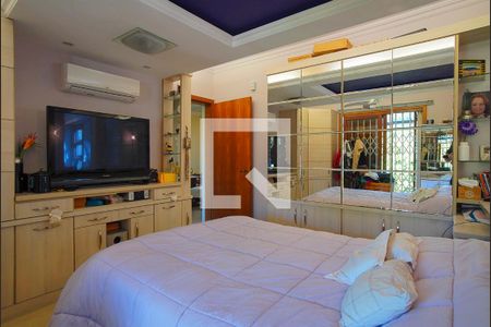 Suíte 1 de casa à venda com 3 quartos, 275m² em Vila Jardim, Porto Alegre