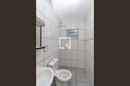 Banheiro de casa para alugar com 1 quarto, 35m² em Parque Savoi City, São Paulo