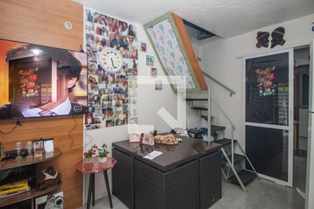 Sala de casa à venda com 2 quartos, 42m² em São José, Porto Alegre