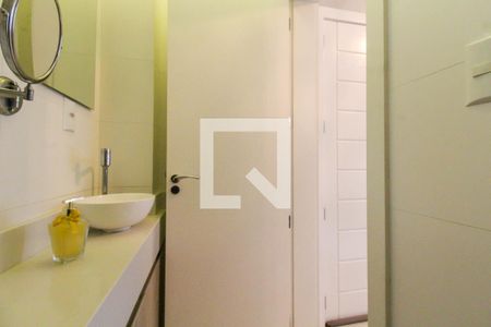 Lavabo de casa de condomínio à venda com 3 quartos, 131m² em Niterói, Canoas