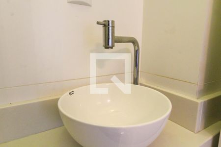 Lavabo de casa de condomínio à venda com 3 quartos, 131m² em Niterói, Canoas