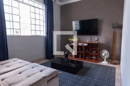 Sala de TV de casa à venda com 3 quartos, 460m² em Tres Barras, Contagem