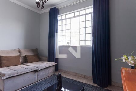 Sala de TV de casa à venda com 3 quartos, 460m² em Tres Barras, Contagem