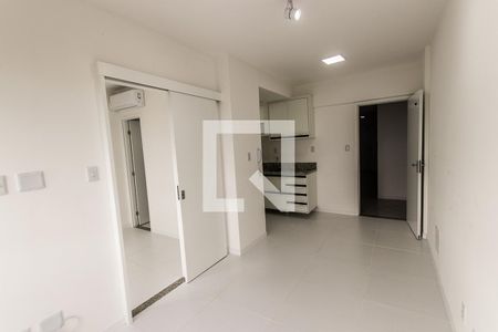 Sala de apartamento para alugar com 1 quarto, 30m² em Imbuí, Salvador
