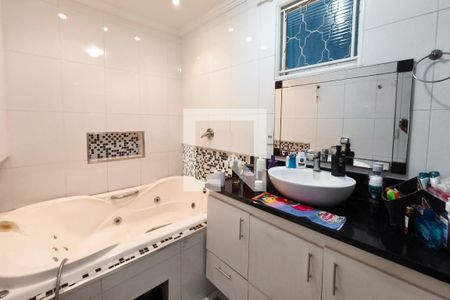 Banheiro Suíte 1 de casa à venda com 3 quartos, 220m² em Jardim Miranda, Campinas