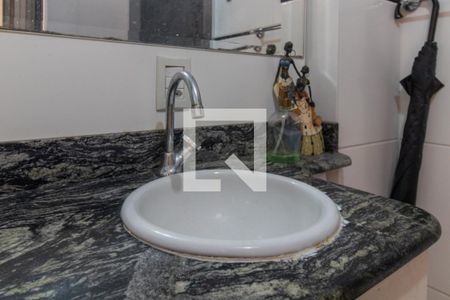 Banheiro Social de apartamento à venda com 1 quarto, 86m² em Azenha, Porto Alegre