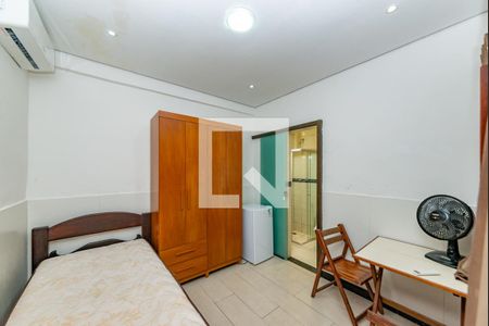 Suíte 1 de casa à venda com 8 quartos, 401m² em Coração Eucarístico, Belo Horizonte