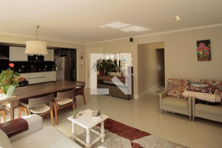 Sala de casa à venda com 3 quartos, 300m² em Passo D’areia, Porto Alegre