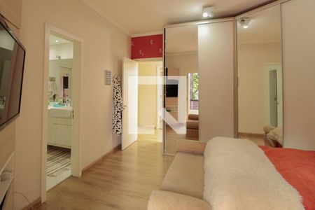 Suíte 1 de casa à venda com 3 quartos, 300m² em Passo D’areia, Porto Alegre