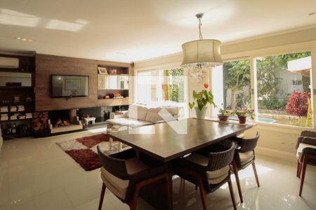 Sala de casa à venda com 3 quartos, 300m² em Passo D’areia, Porto Alegre