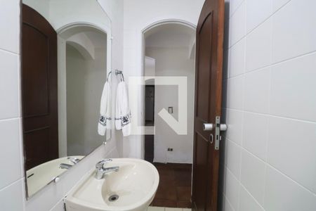 Lavabo de apartamento para alugar com 4 quartos, 144m² em Jardim Asturias, Guarujá