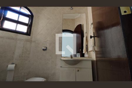 Lavabo de casa para alugar com 3 quartos, 413m² em Jardim das Oliveiras, São Paulo