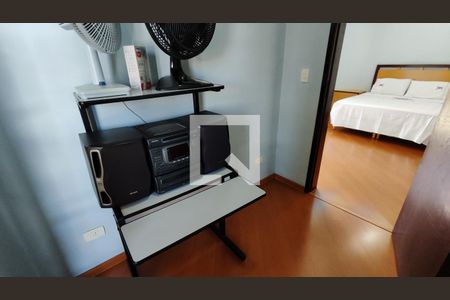 Escritório de casa para alugar com 3 quartos, 413m² em Jardim das Oliveiras, São Paulo