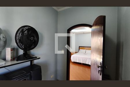 Escritório de casa para alugar com 3 quartos, 413m² em Jardim das Oliveiras, São Paulo