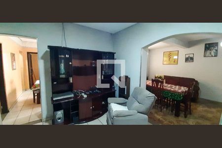 Sala de TV de casa para alugar com 2 quartos, 150m² em Jardim D’abril, Osasco